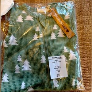 New with tags Spearmint Love onesie size 0-3